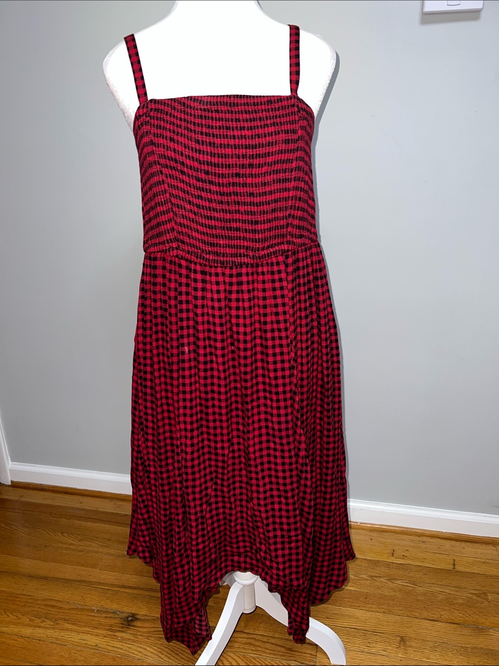 Torrid Red & Black Gingham Smocked Hankie Hem Dress W/ Pockets Size 1 / 1X